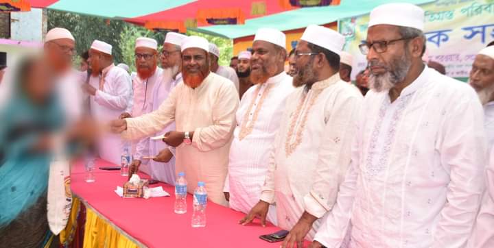 খুলনার ডুমুরিয়ায় জলাবদ্ধতায় ক্ষতিগ্রস্তদের মাঝে জামায়াতের সহায়তা