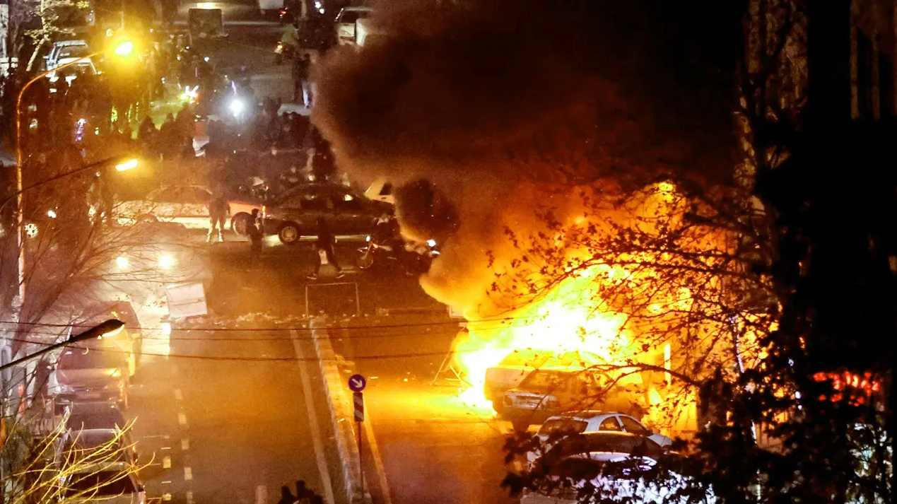 ইরানে সরকারবিরোধী বিক্ষোভে নিহত অন্তত ২০০০ 